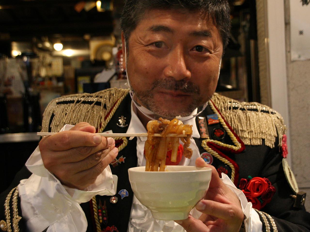 画像: バラゼミ舌校長、畑中宏之氏。企業組合ラビアンローズの代表理事でもある