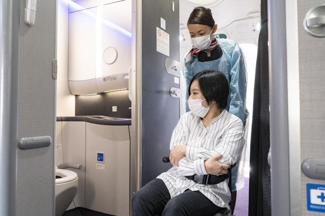 画像2: 歩行が不自由なお客さまのために