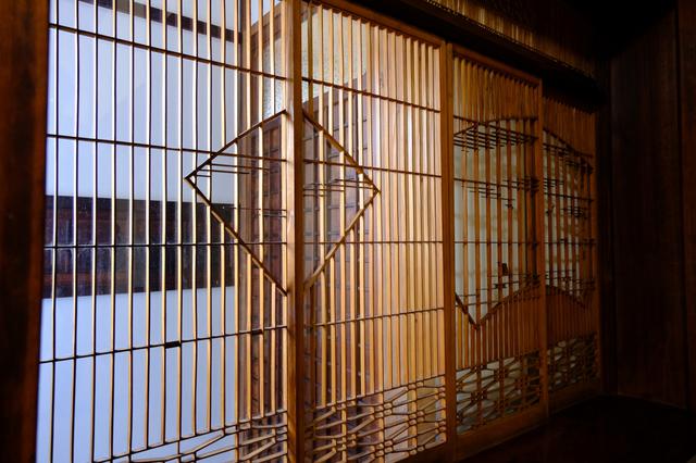 画像: 新しくするのは簡単だけど、やはり先代から守り続けられたこの酒店の建物を上手く生かしながら使っていきたい。そんな想いが込められている宿です。