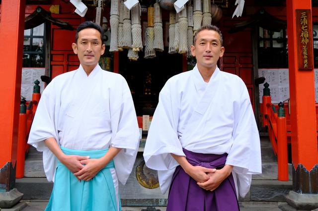 画像: 海南神社の神主さんはなんと双子!神社内をご説明いただき、見どころの多い神社であることが理解できました。三崎へ行ったら三浦の総社・海南神社へ立ち寄ってみてください。