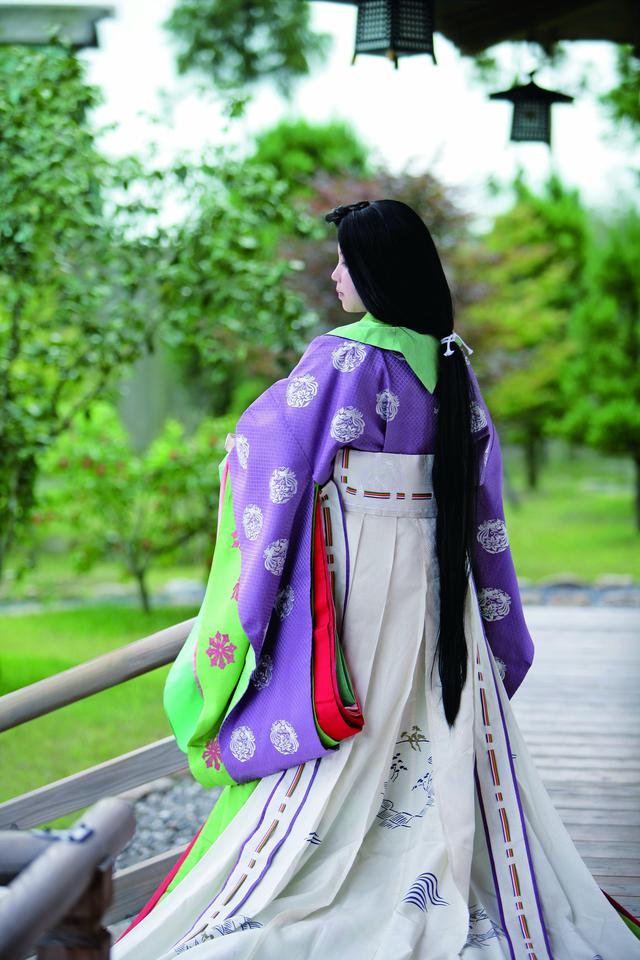 画像2: 【平安時代】平安装束を身にまとい、王朝貴族気分の滞在を堪能できる「社乃森」