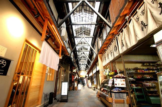 画像2: 全国でも珍しい、カフェ内に移住相談所がある「ふれあい公設市場」