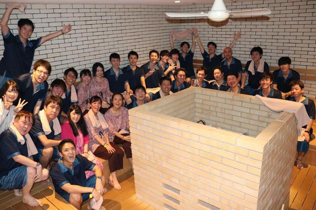 画像: 2020年1月のJAL Sauna Club決起総会での様子(東京新宿天然温泉テルマー湯にて許可を得て撮影)。上段右から3人目がJAL Sauna Club部長・小田 卓也(日本航空執行役員・人財本部長)