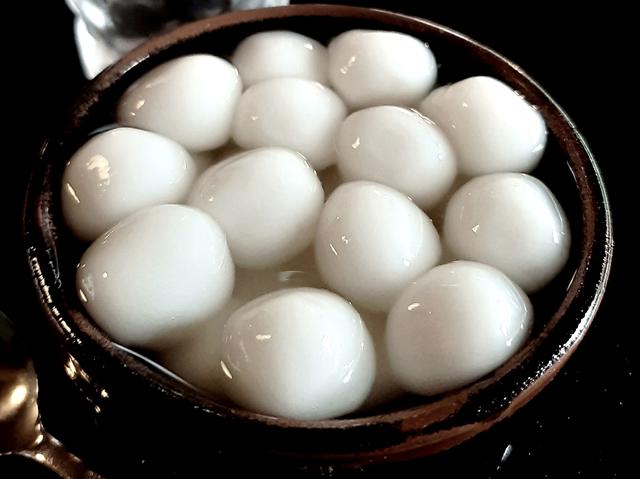 画像: かんざらし(440円)。柔らかい食感と、甘さ控えめのシロップで、後引く味わい