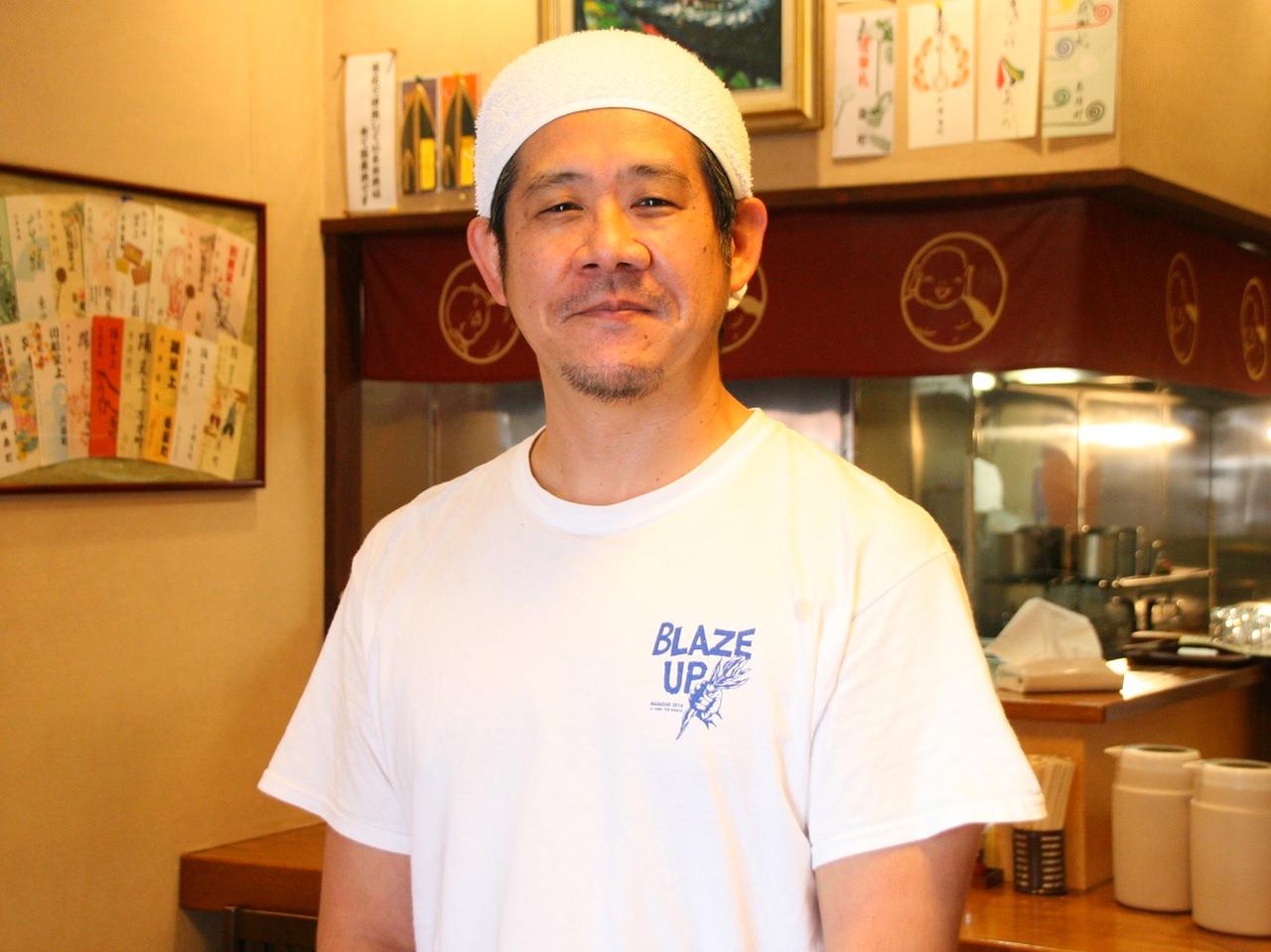 画像: 三代目の許 龍樹さん。地元の方々にも支持される、真っ当な料理店