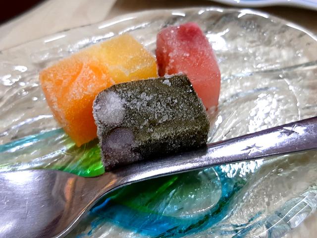 画像: モチモチ食感の葛だが、凍らせてシャリシャリとアイス感覚でも美味!