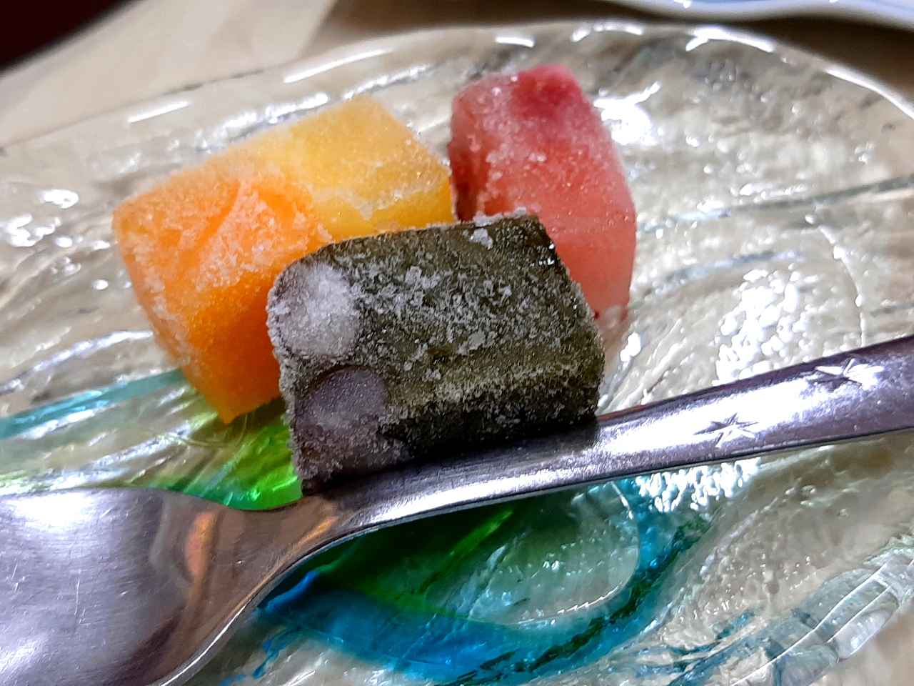 画像: モチモチ食感の葛だが、凍らせてシャリシャリとアイス感覚でも美味!