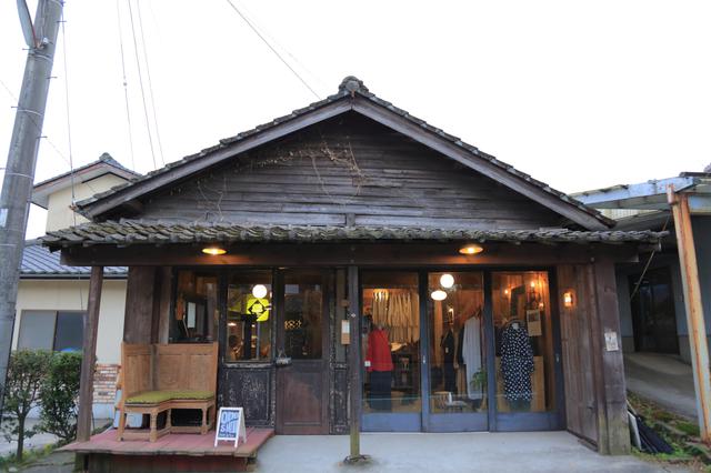 画像4: 2地域居住から移住へ。阿蘇との不思議な縁に導かれた シャツデザイナー 吉田義貴さん