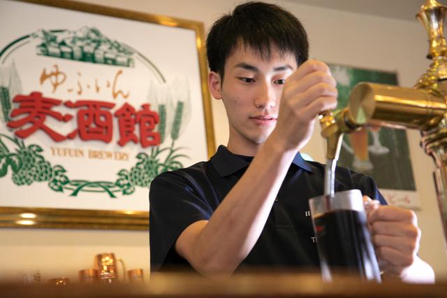 画像1: 美食と銘酒も有名な名湯の老舗宿「ゆふいん山水館」