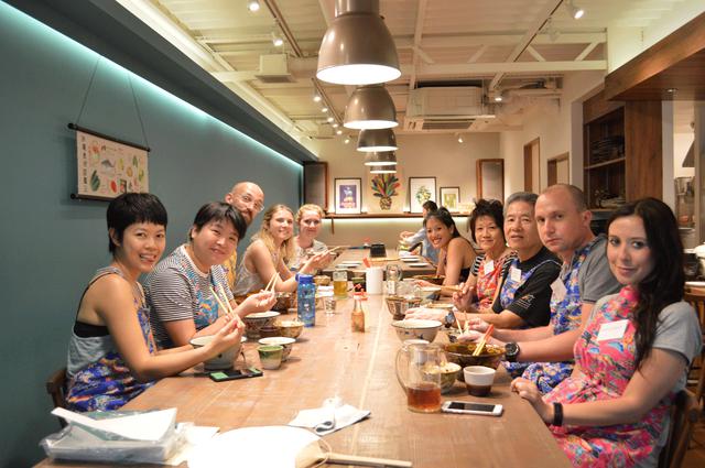 画像5: 【沖縄】市場を巡って食材についても学べる「沖縄料理」クッキング