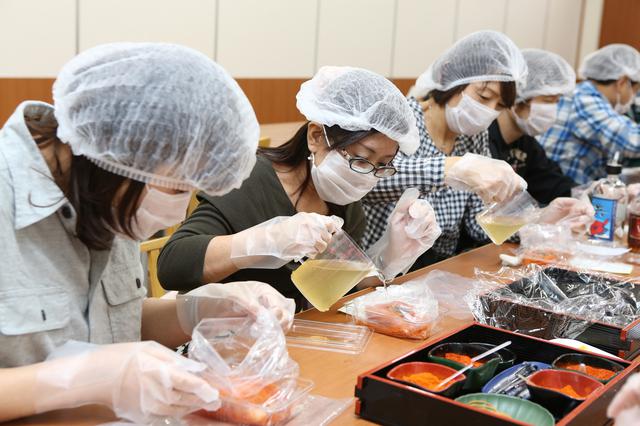 画像4: 【福岡】好みの唐辛子やお酒を選んで自分仕立ての「明太子」を作る