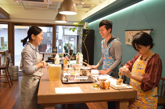 画像4: 【沖縄】市場を巡って食材についても学べる「沖縄料理」クッキング