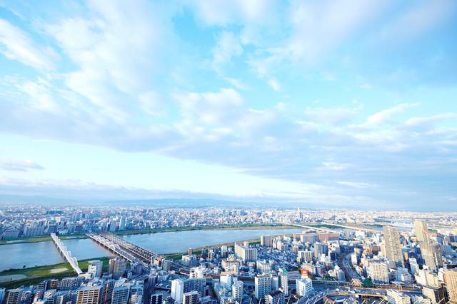 画像2: 【大阪】「絹谷幸二 天空美術館」で、大阪の摩天楼を体験する