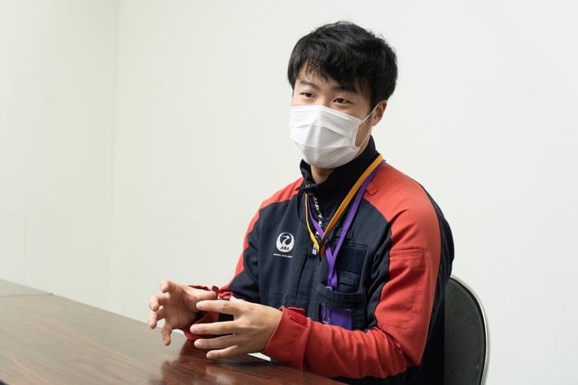 画像1: スマートエアポートが進んでも、お手荷物は熟練の技術で丁寧に扱います