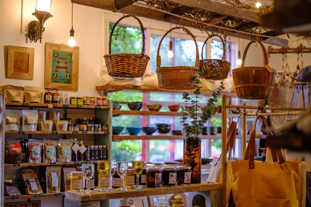 画像: 作り手の想いまで届けてくれる、商品への愛を感じる温かいお店でした。県内でもなかなか手に入らない商品もあるそうですよ。