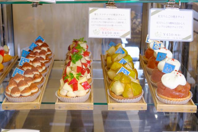 画像: フルーツタルト専門店「オハコルテ」の本店。住宅の番号No.18=十八番(おはこ)が店名由来です。