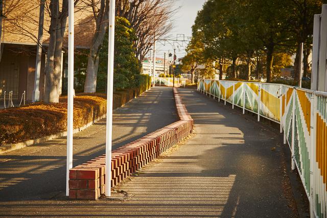 画像: あかね通り(旧日本煉瓦製造株式会社上敷免工場 専用鉄道線跡)