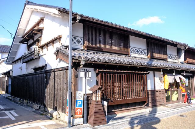 画像: 吉井川を往来する高瀬舟の旅人を受け入れていた、出雲街道沿いの舟宿若狭屋。