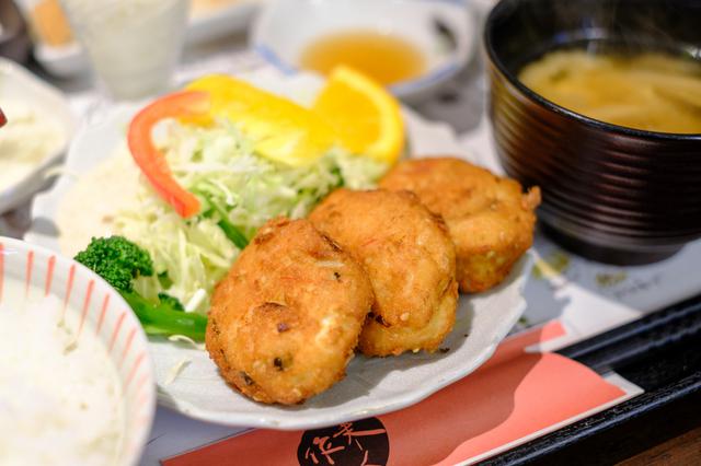画像: もちもちとした食感、甘みとコクが強い“もち大豆”を使った落とし揚げ。