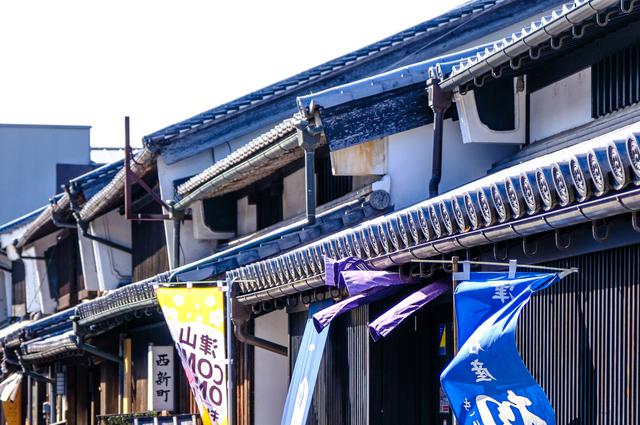 画像: 庇の高さや長さもぴったり揃い、魅力的な景観です。