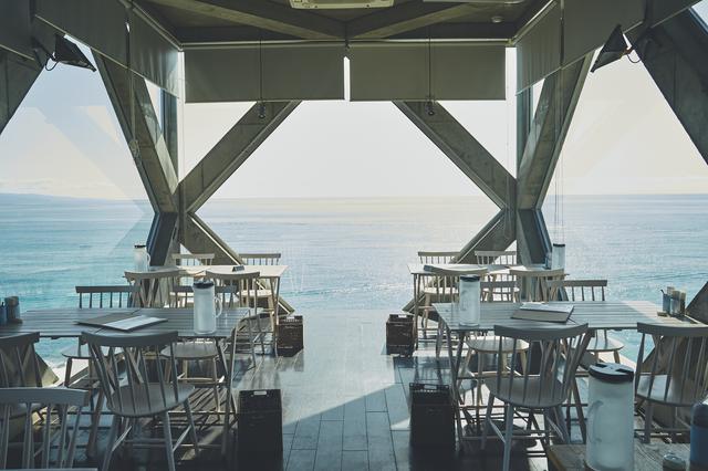 画像1: まるで海に浮かぶ小部屋! 絶景カフェ「SEA HOUSE」で絶品パスタ