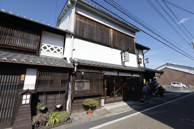 画像2: 昭和元年から続く老舗「なまくらや 煎餅匠」でお土産探し