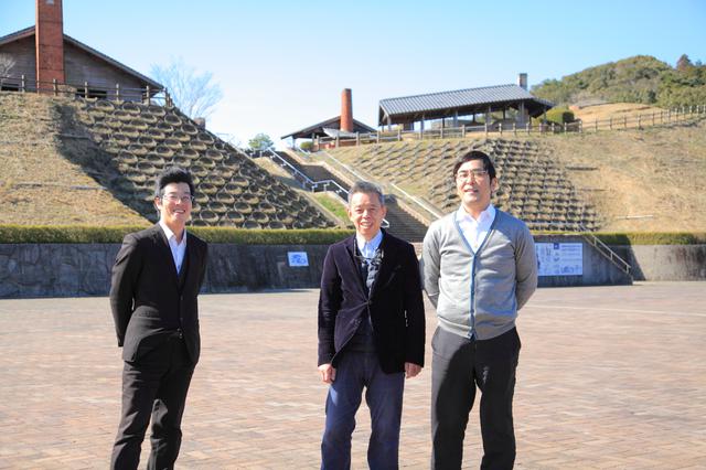 画像: 一般社団法人波佐見町観光協会の三浦裕介事務局長(右)、 西海陶器株式会社の小林善輝取締役(中)、 イデアパートナーズ株式会社の今井走ディレクター(左)