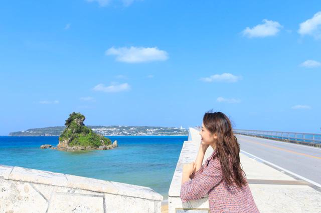 画像1: 美しいビーチが広がる「古宇利島」で、沖縄の自然に癒される