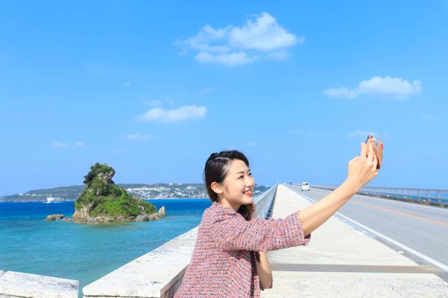 画像2: 美しいビーチが広がる「古宇利島」で、沖縄の自然に癒される