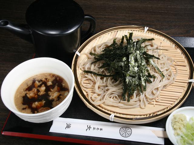 画像: 「鴨ざるそば」 蕎麦本来の良さと独特の鴨汁で、希少な一品