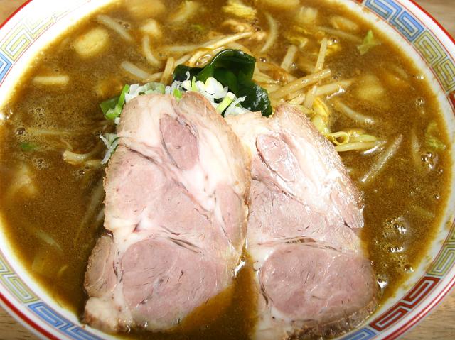 画像: カレーラーメン。麺、スープはもちろん、肩ロースの美味しさもGOOD