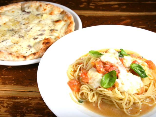 画像: シーズンごとに登場する季節のパスタやピザなどもあり、地元の方々にも人気