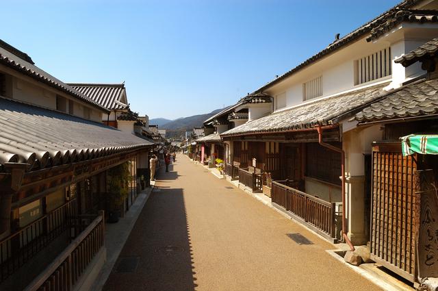 画像1: うだつの町並みで感じる、歴史と藍染の文化
