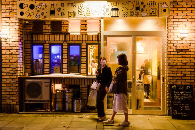 画像: 18:00 クラフトビール専門店「-Freehouse- THE YEAST」で、北海道のビールを堪能