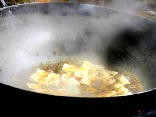 画像: 中華鍋を駆使して作成するスタイルゆえに、熱々な味わいも特に楽しめる