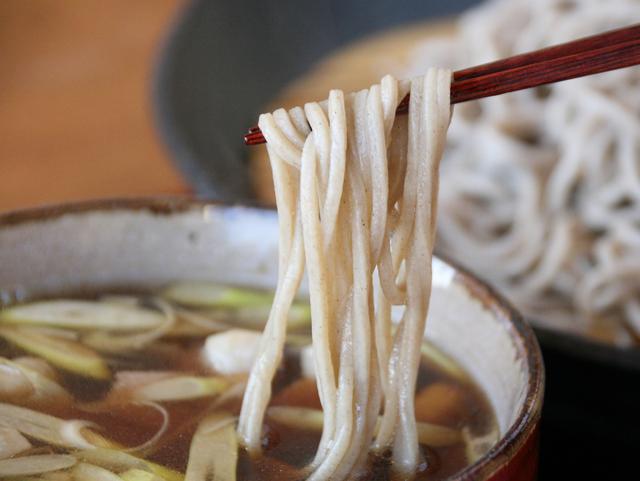 画像: するりとのど越しの良い蕎麦は、約160gもあり、大満足