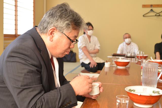 画像4: よりおいしくするためにシェフと地元料理人がタッグで磨き上げ