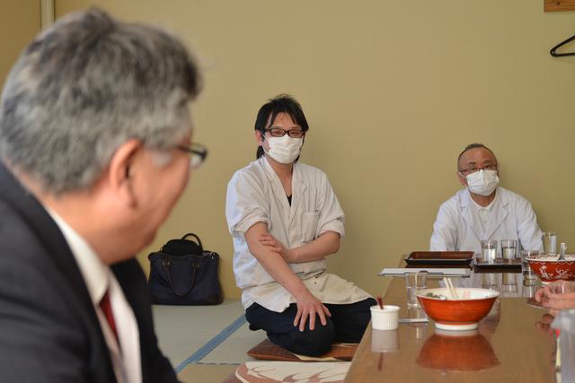 画像2: よりおいしくするためにシェフと地元料理人がタッグで磨き上げ