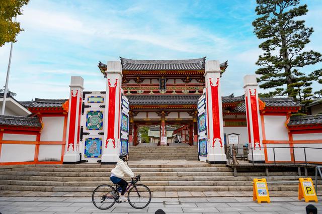画像1: 神秘的な白亜の世界が広がる、話題の大理石庭園へ