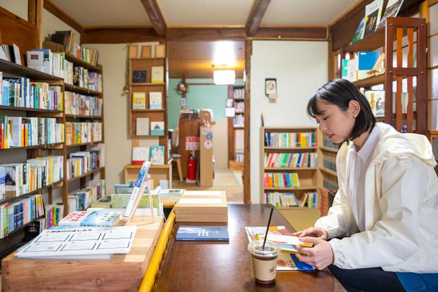 画像5: 時間を忘れて寛げる、心和む自家焙煎珈琲と本の店