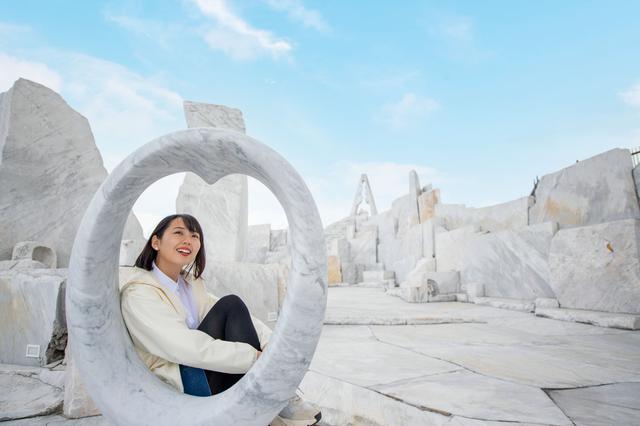 画像3: 神秘的な白亜の世界が広がる、話題の大理石庭園へ