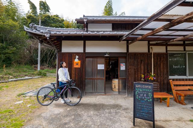画像1: 時間を忘れて寛げる、心和む自家焙煎珈琲と本の店