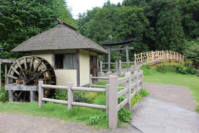 画像3: 【絶景①】「七滝」の壮大さに驚き、水しぶきに涼む(小坂町)