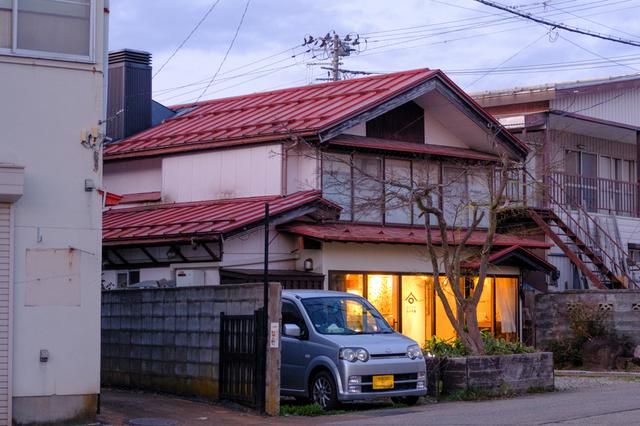 画像: 築100年以上の古民家を改装した一軒家レストラン。