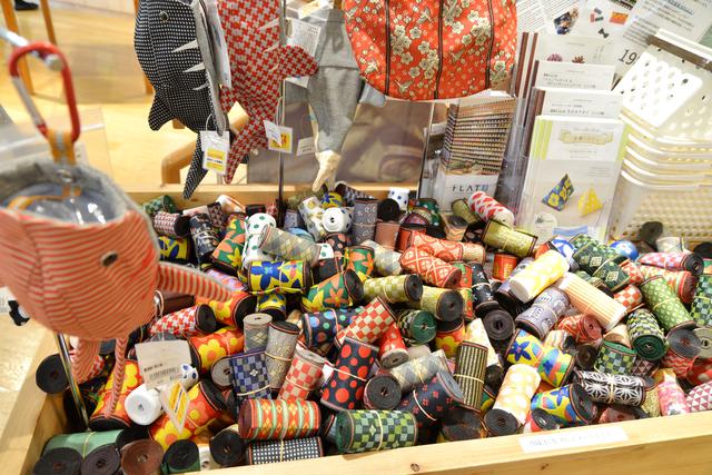 画像: 畳縁は1巻約1.5メートルで税込198円