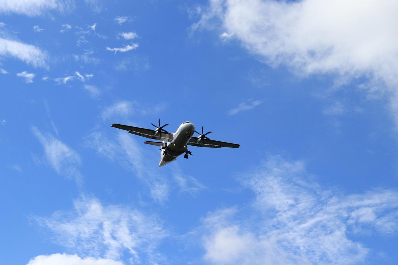 画像3: プロペラ機で南の島を空中散歩。ジャルパックの「跳び飛びの旅」で“空の旅”がもっと好きになる