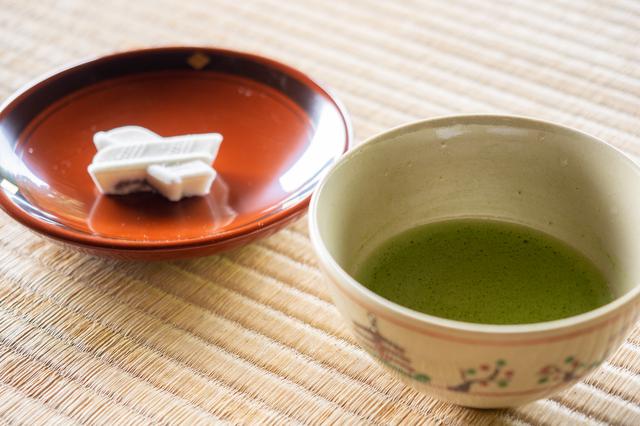 画像2: 茶の湯発祥の地で奈良を体感すべく、「慈光院」でお抹茶をいただく
