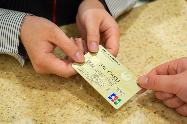 画像3: 旅の終わりは伊丹空港でJALスタッフいち押しのお土産をおトクにゲット