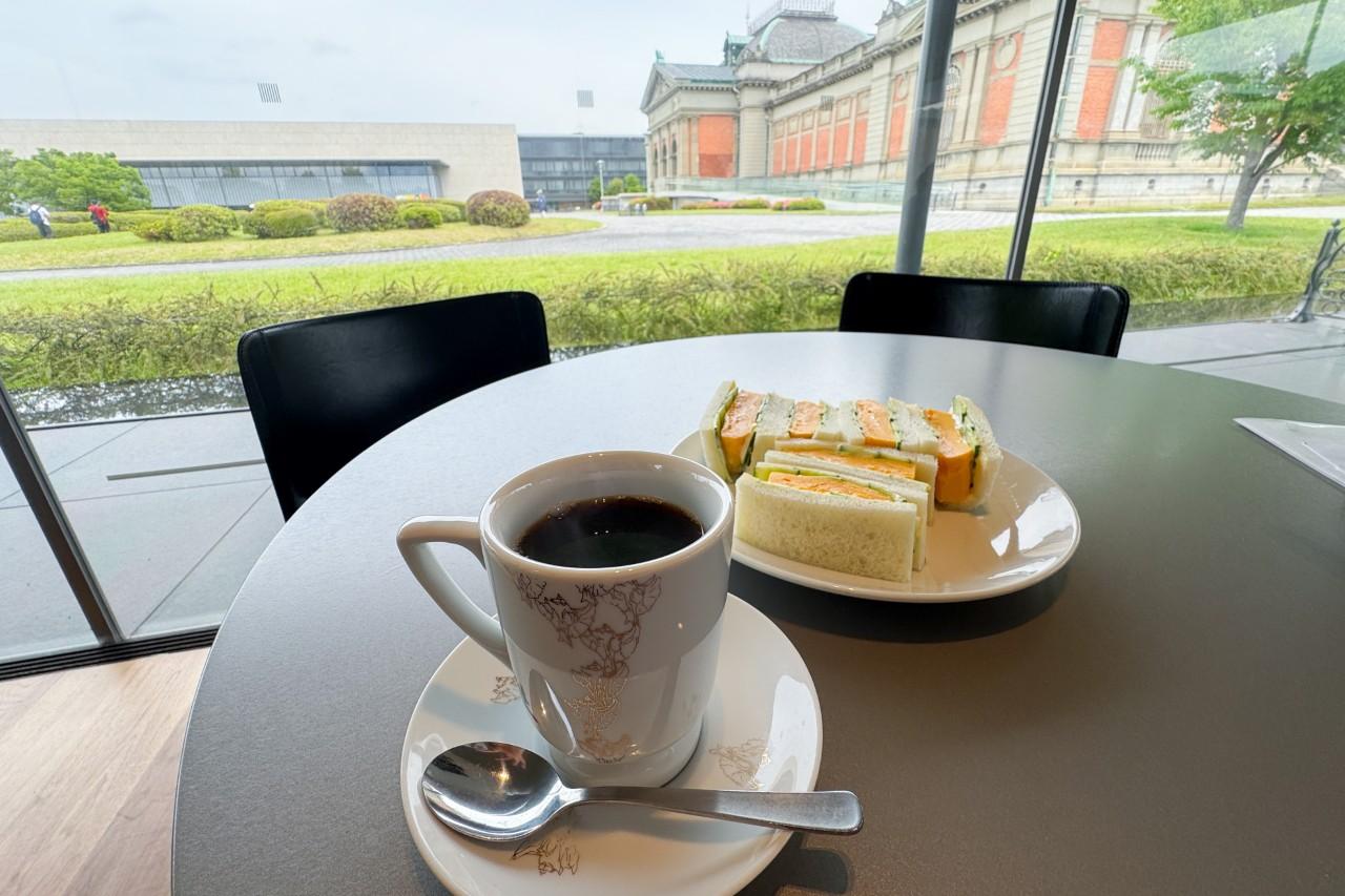 画像: ブレンドコーヒー「京」(650円/ホット・アイス・テイクアウトも同料金)、玉子サンド(1,150円)