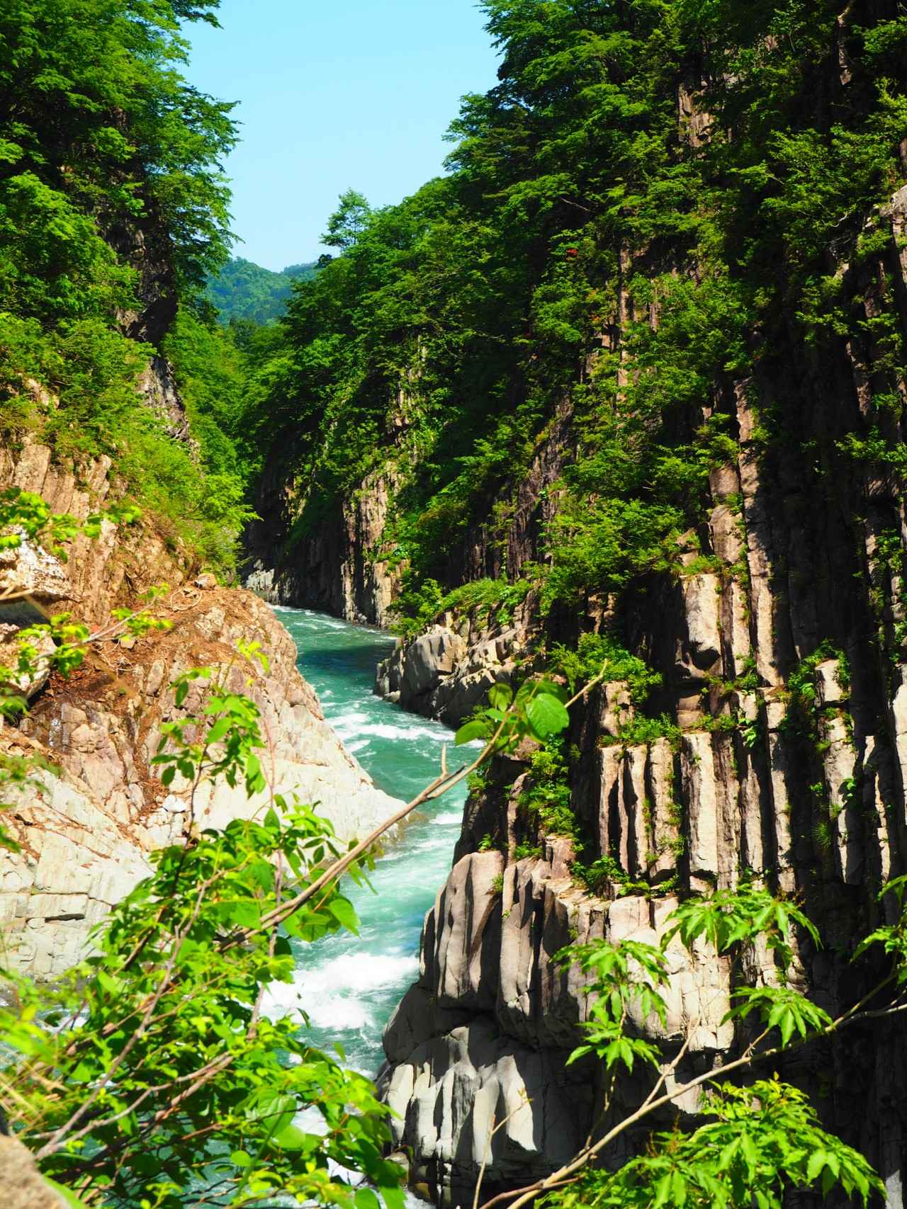 Image 2: 13 hidden places and spectacular views in Japan that you must visit at least once in your life. A journey to rediscover the beautiful nature of Japan